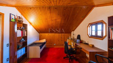 Moradia T5 com Jardim e Piscina na Maia