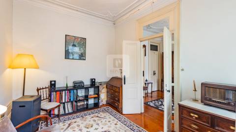 Moradia T4 na 2ª linha de Mar na Foz do Douro | zona ARU