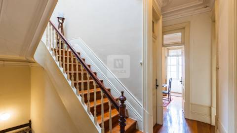 Moradia T4 na 2ª linha de Mar na Foz do Douro | zona ARU