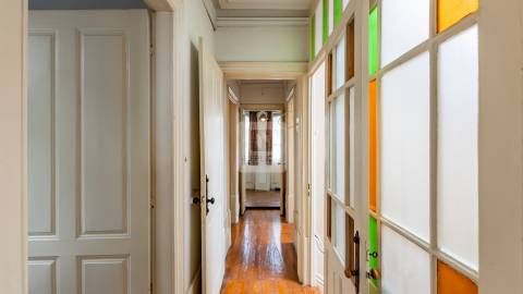 Moradia T4 na 2ª linha de Mar na Foz do Douro | zona ARU