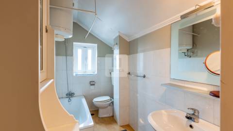 Moradia T4 na 2ª linha de Mar na Foz do Douro | zona ARU