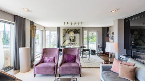 Apartamento T3+1 com vistas de Rio e Mar na Foz do Douro