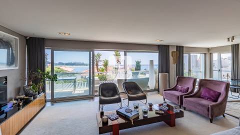 Apartamento T3+1 com vistas de Rio e Mar na Foz do Douro