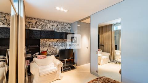 Apartamento T3+1 com vistas de Rio e Mar na Foz do Douro