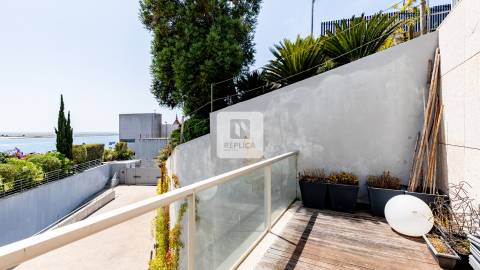 Apartamento T3+1 com vistas de Rio e Mar na Foz do Douro