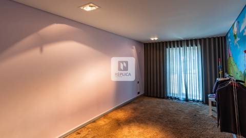 Apartamento T3+1 com vistas de Rio e Mar na Foz do Douro