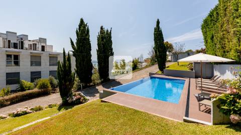 Apartamento T3+1 com vistas de Rio e Mar na Foz do Douro