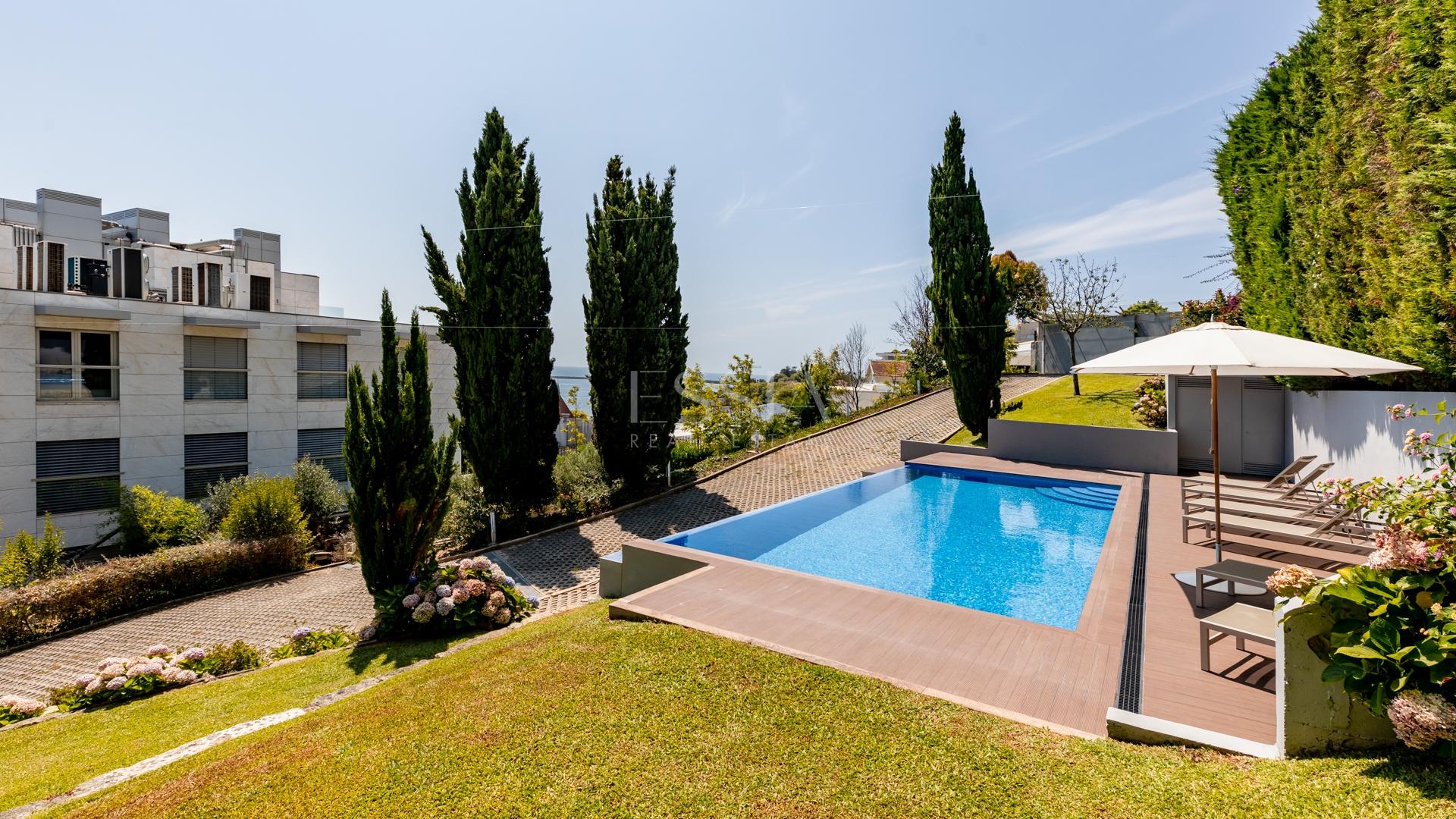 Apartamento T3+1 com vistas de Rio e Mar na Foz do Douro