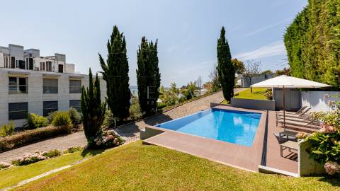 Apartamento T3+1 com vistas de Rio e Mar na Foz do Douro