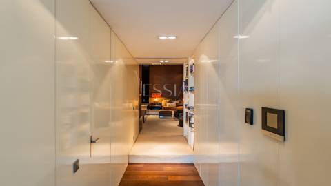 Apartamento T3+1 com vistas de Rio e Mar na Foz do Douro