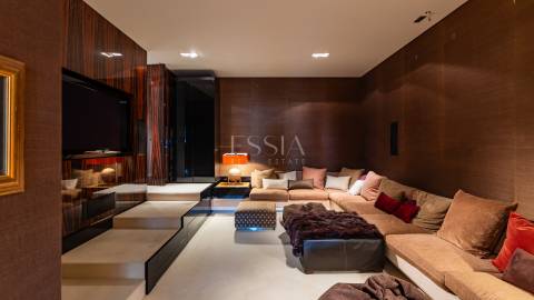 Apartamento T3+1 com vistas de Rio e Mar na Foz do Douro