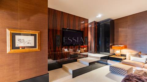 Apartamento T3+1 com vistas de Rio e Mar na Foz do Douro