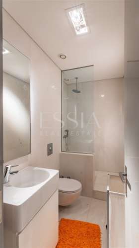 Apartamento T3+1 com vistas de Rio e Mar na Foz do Douro