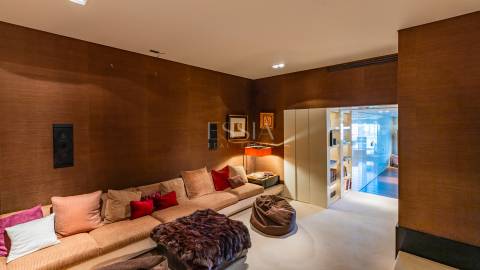 Apartamento T3+1 com vistas de Rio e Mar na Foz do Douro