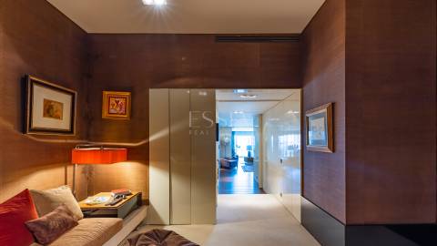 Apartamento T3+1 com vistas de Rio e Mar na Foz do Douro