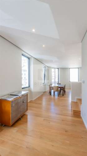 Apartamento T3 Duplex Novo com Terraço Vistas Mar na Foz do Douro