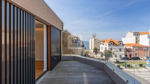 Apartamento T3 Duplex Novo com Terraço Vistas Mar na Foz do Douro