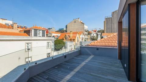 Apartamento T3 Duplex Novo com Terraço Vistas Mar na Foz do Douro