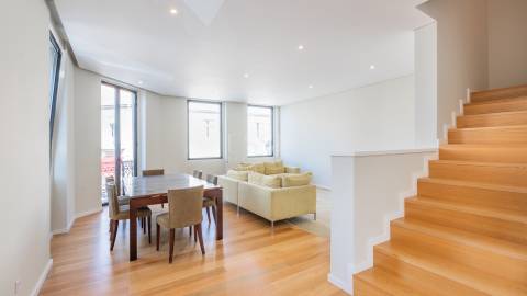 Apartamento T3 Duplex Novo com Terraço Vistas Mar na Foz do Douro