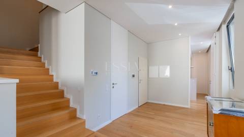 Apartamento T3 Duplex Novo com Terraço Vistas Mar na Foz do Douro
