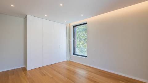 Apartamento T3 Duplex Novo com Terraço Vistas Mar na Foz do Douro