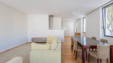 Apartamento T3 Duplex Novo com Terraço Vistas Mar na Foz do Douro