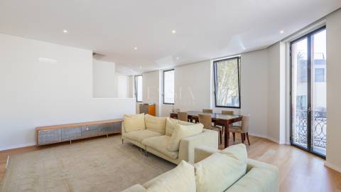 Apartamento T3 Duplex Novo com Terraço Vistas Mar na Foz do Douro