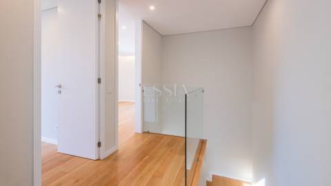 Apartamento T3 Duplex Novo com Terraço Vistas Mar na Foz do Douro