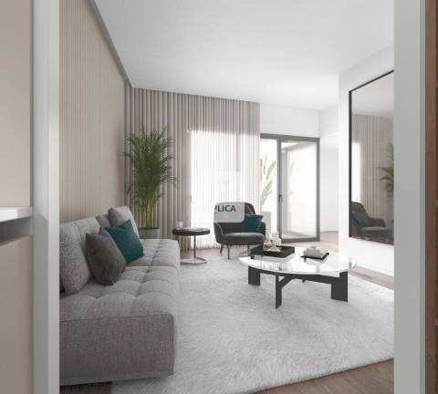 Apartamento T2 Duplex com 2 Varandas próximo do Palácio de Cristal