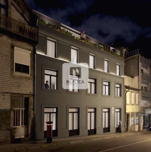 Apartamento T2 Duplex com 2 Varandas próximo do Palácio de Cristal