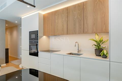 Apartamento T3 com 2 Varandas Vistas Rio e Mar nos Jardins D`Arrábida em Vila Nova de Gaia