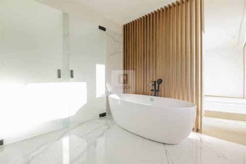 Penthouse T4 Duplex com Rooftop na Foz do Douro