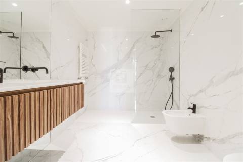 Penthouse T4 Duplex com Rooftop na Foz do Douro