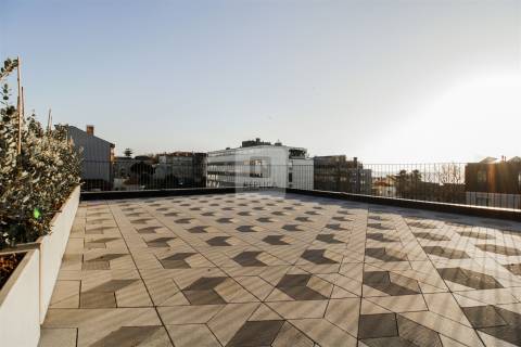 Penthouse T4 Duplex com Rooftop na Foz do Douro