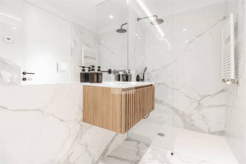 Penthouse T4 Duplex com Rooftop na Foz do Douro