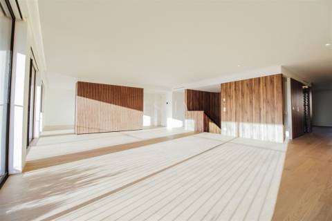 Penthouse T4 Duplex com Rooftop na Foz do Douro