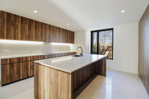 Penthouse T4 Duplex com Rooftop na Foz do Douro