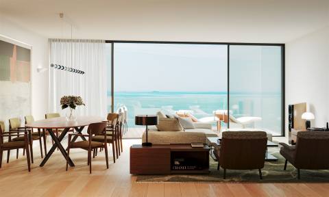 Apartamento T2 com 3 Varandas e Garagem  - 2ª Linha de Mar na Foz do Douro