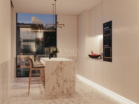 Apartamento T2 com 3 Varandas e Garagem  - 2ª Linha de Mar na Foz do Douro