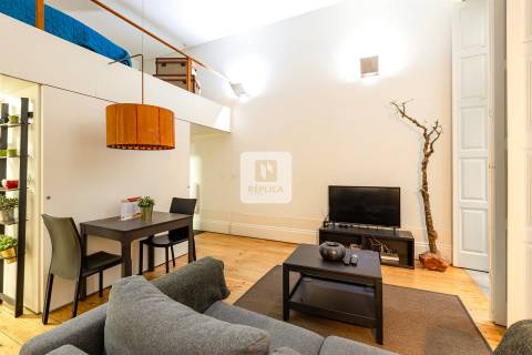 Apartamento T1 com Varanda no centro histórico do Porto (com Licença AL)
