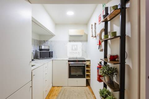 Apartamento T1 com Varanda no centro histórico do Porto (com Licença AL)