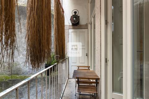 Apartamento T1 com Varanda no centro histórico do Porto (com Licença AL)