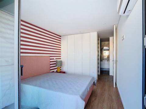 T1 Mobilado com Terraço 47 m2 a 1 min do Norte Shopping/CUF