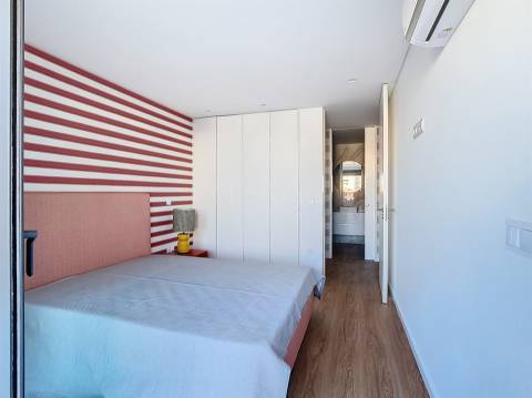 T1 Mobilado com Terraço 47 m2 a 1 min do Norte Shopping/CUF