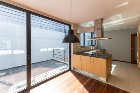 Moradia T4+2 com Varandas e Terraço Vistas Rio Douro