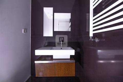 Apartamento T4 com Varanda Vistas Mar em Matosinhos Sul