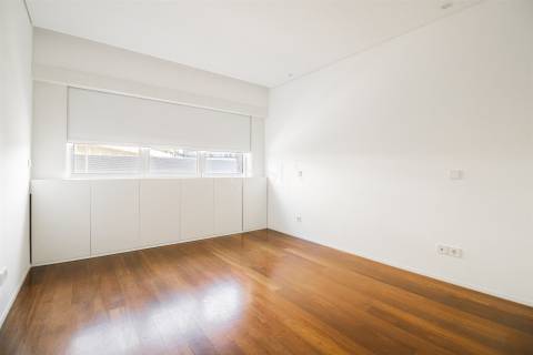 Apartamento T4 com Varanda Vistas Mar em Matosinhos Sul