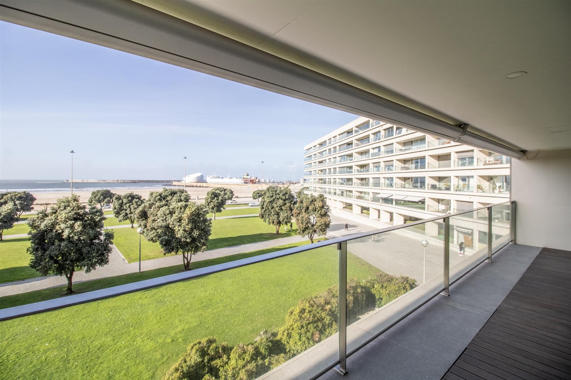 Apartamento T4 com Varanda Vistas Mar em Matosinhos Sul