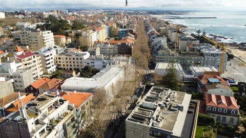 Apartamento T2 com 3 Varandas  - 2ª Linha de Mar na Foz do Douro