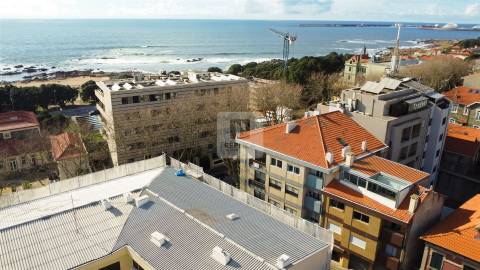 Apartamento T2 com 3 Varandas  - 2ª Linha de Mar na Foz do Douro